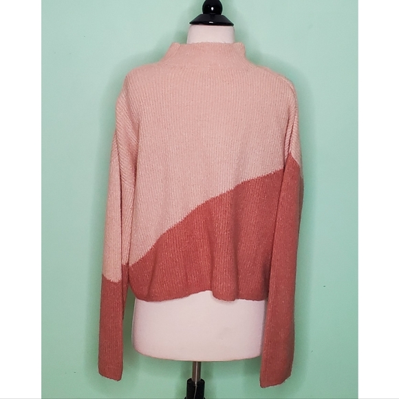 Planet Gold Colorblocked Mock Neck Sweater - Picture 4 of 8